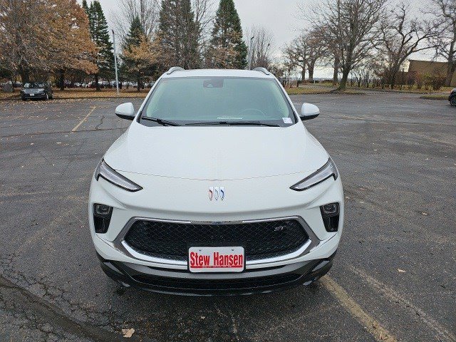 Used 2024 Buick Encore GX Sport Touring image 9