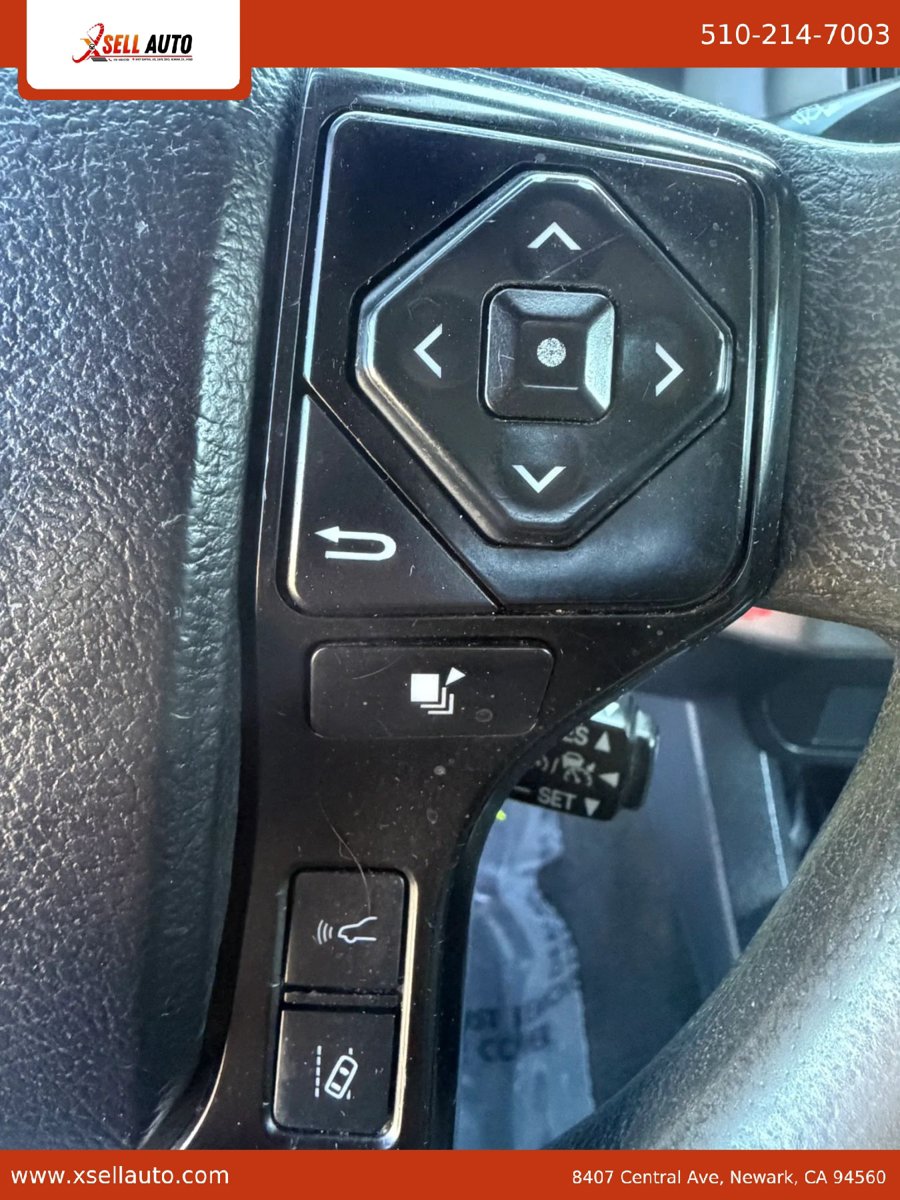 Used 2022 Toyota Tacoma SR AWD/4WD image 9