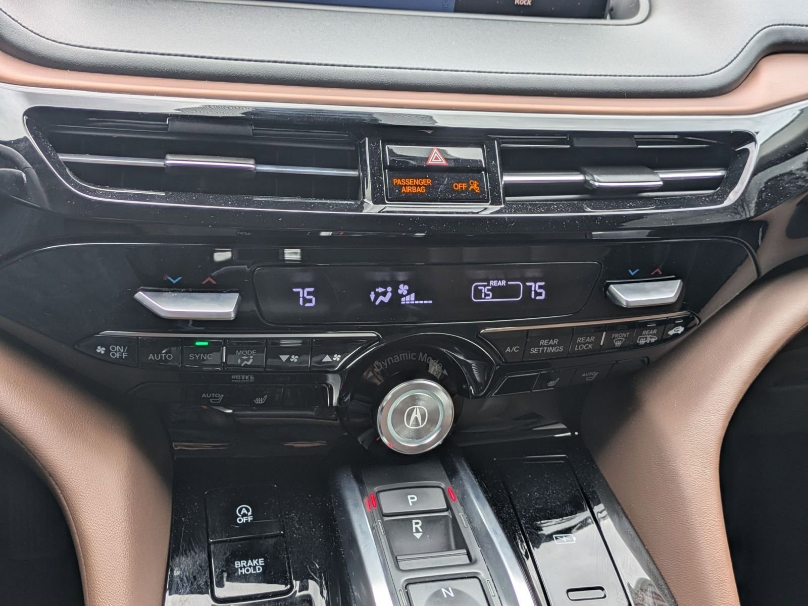 Used 2024 Acura MDX SH-AWD w/ Technology Package image 15