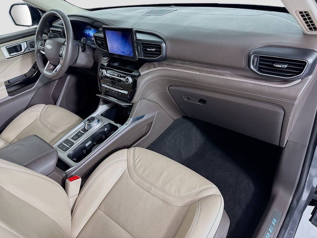 Used 2023 Ford Explorer Platinum image 18