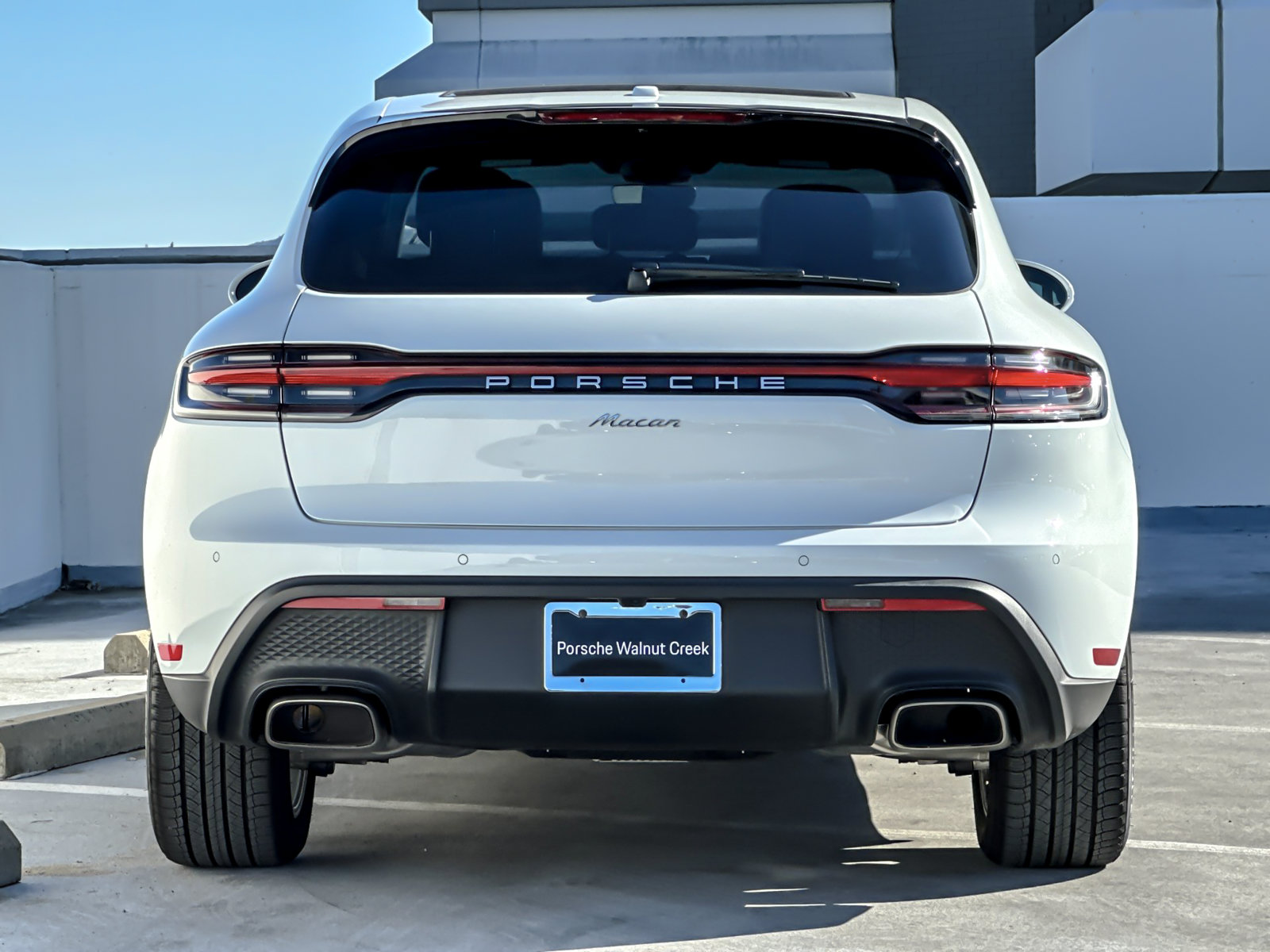 Certified 2026 Porsche Macan AWD/4WD image 8
