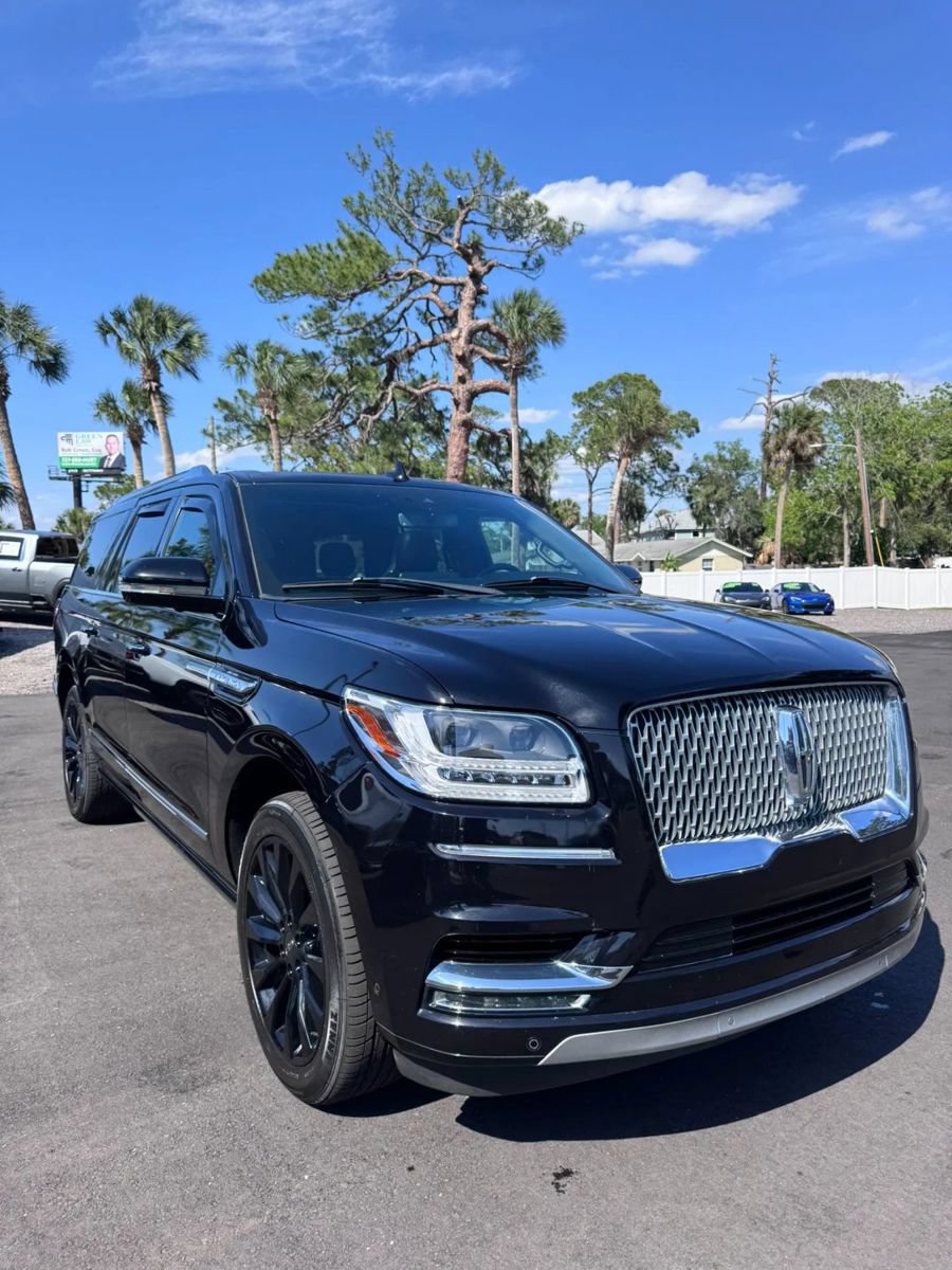 Used 2021 Lincoln Navigator L Reserve AWD/4WD image 3