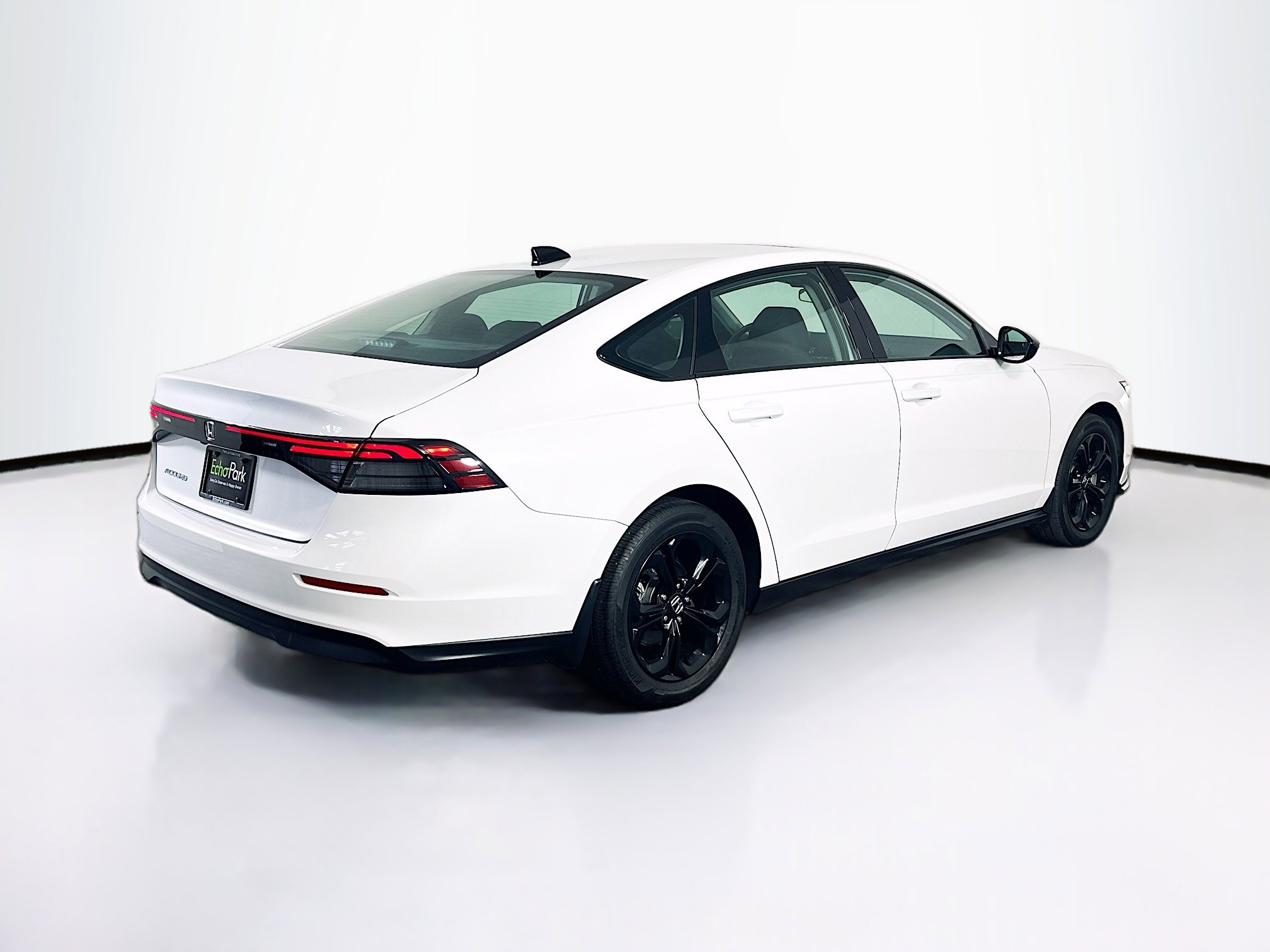 Used 2025 Honda Accord SE image 9