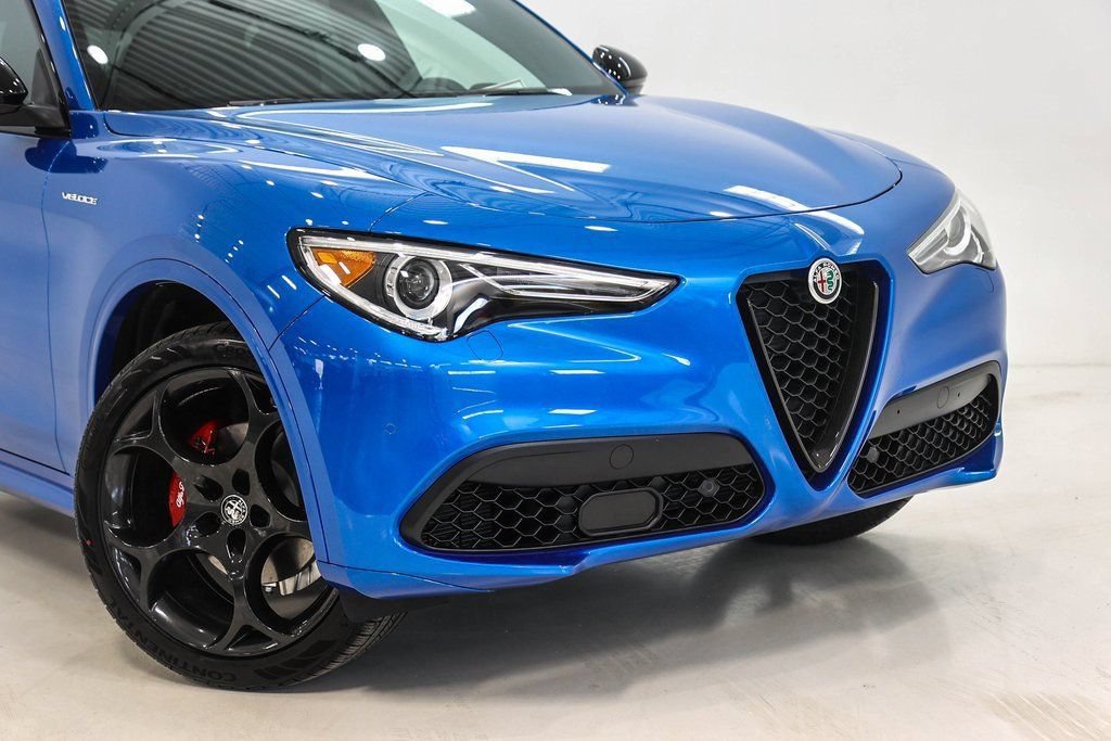 Used 2023 Alfa Romeo Stelvio Veloce AWD/4WD image 27