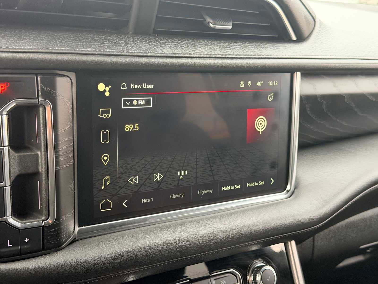 Used 2023 GMC Yukon Denali image 32