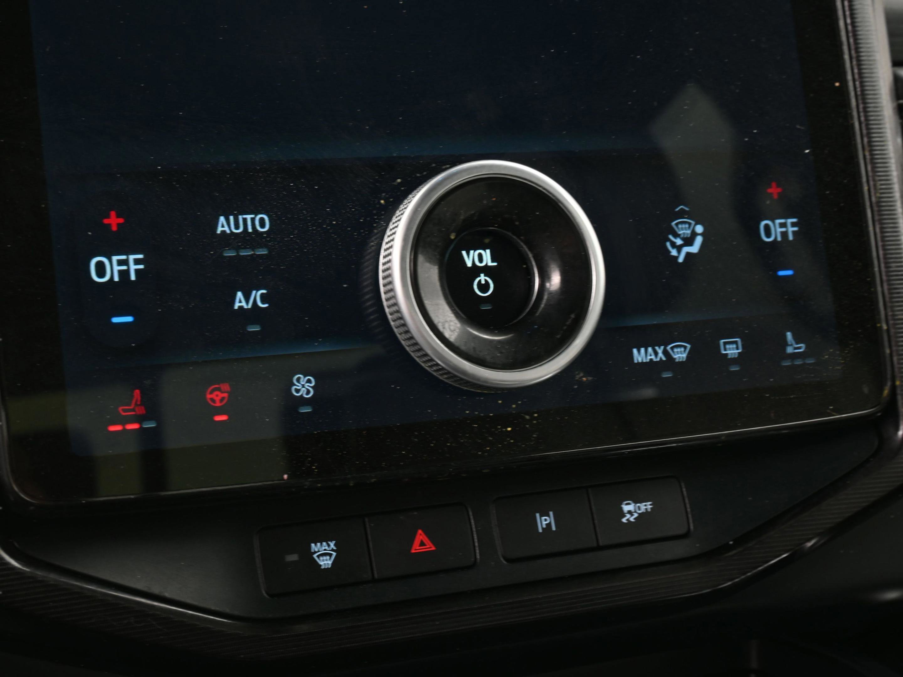 Used 2025 Ford F150 Lightning Platinum image 25