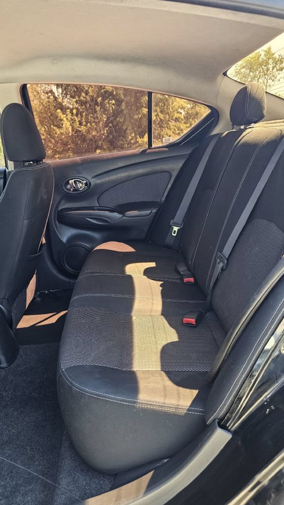 Used 2014 Nissan Versa SV FWD image 8