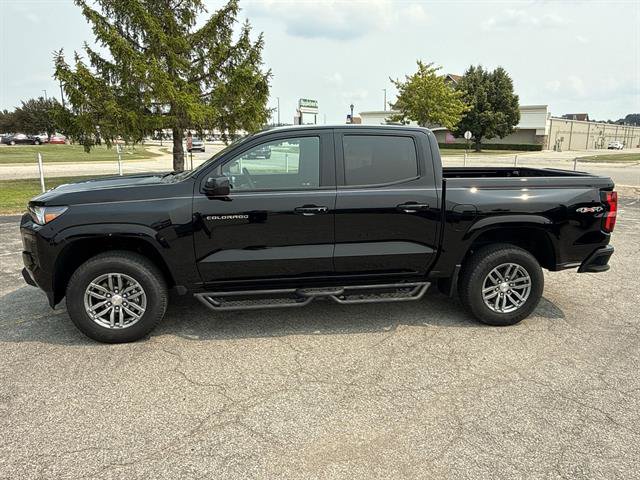 Certified 2024 Chevrolet Colorado LT w/ LT Convenience Package AWD/4WD image 24
