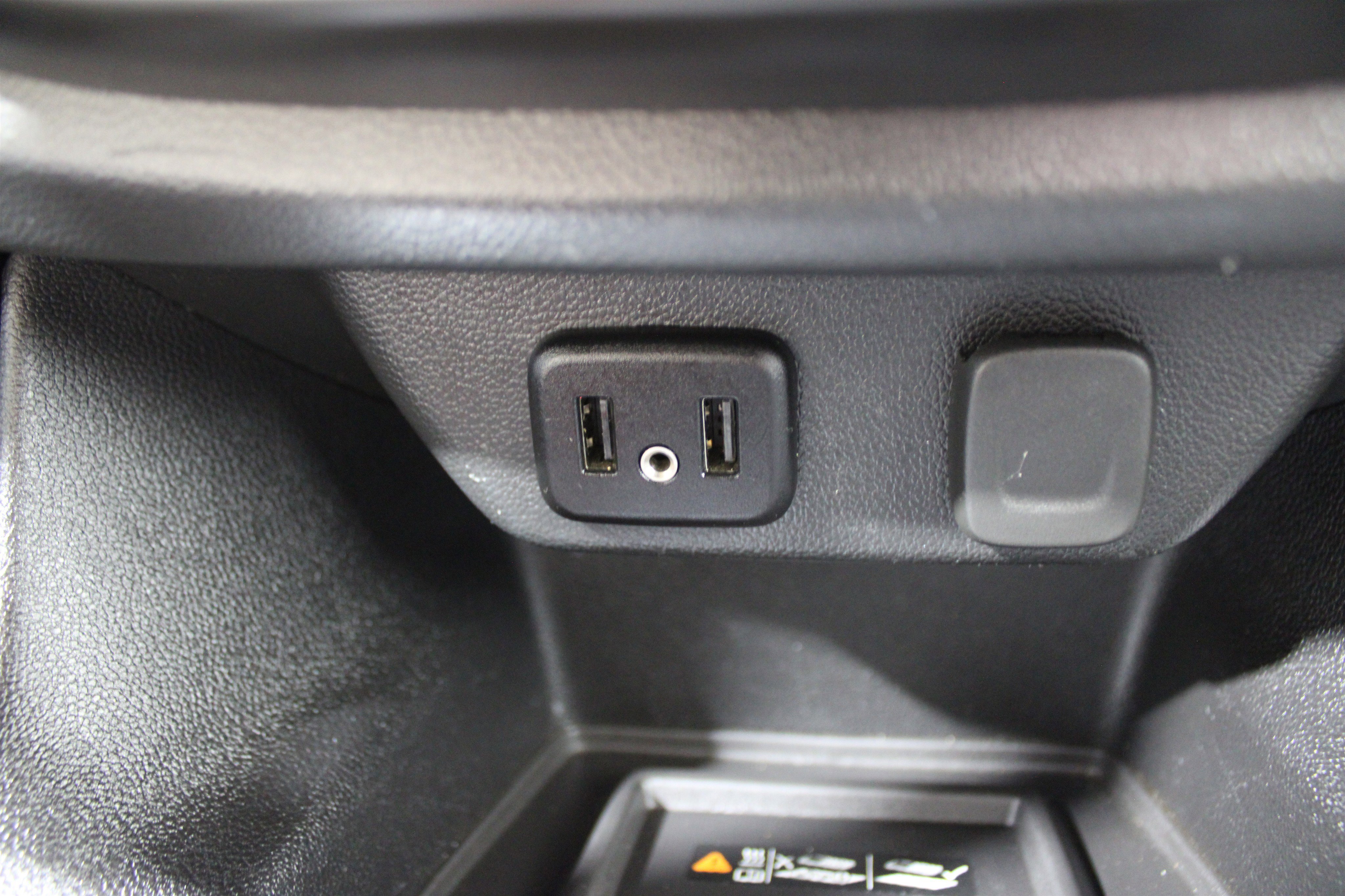 Used 2023 Chevrolet Traverse LT image 21