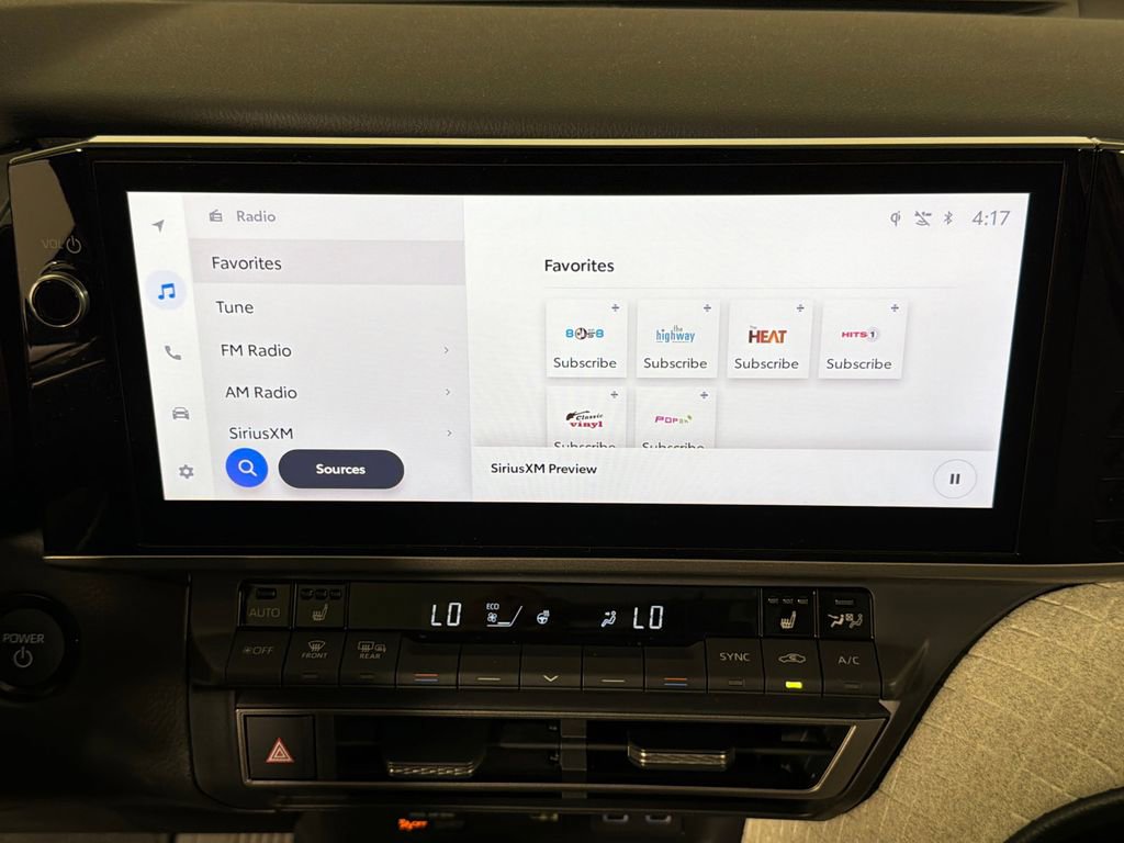 Used 2025 Toyota Camry XLE image 29