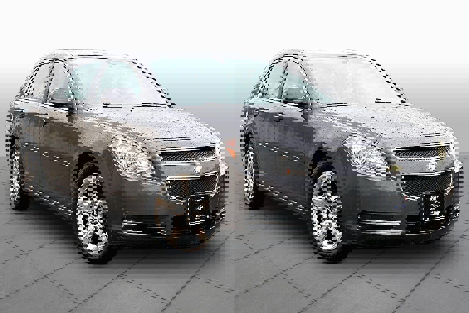 Used 2010 Chevrolet Malibu LT w/ Power Convenience Package image 2