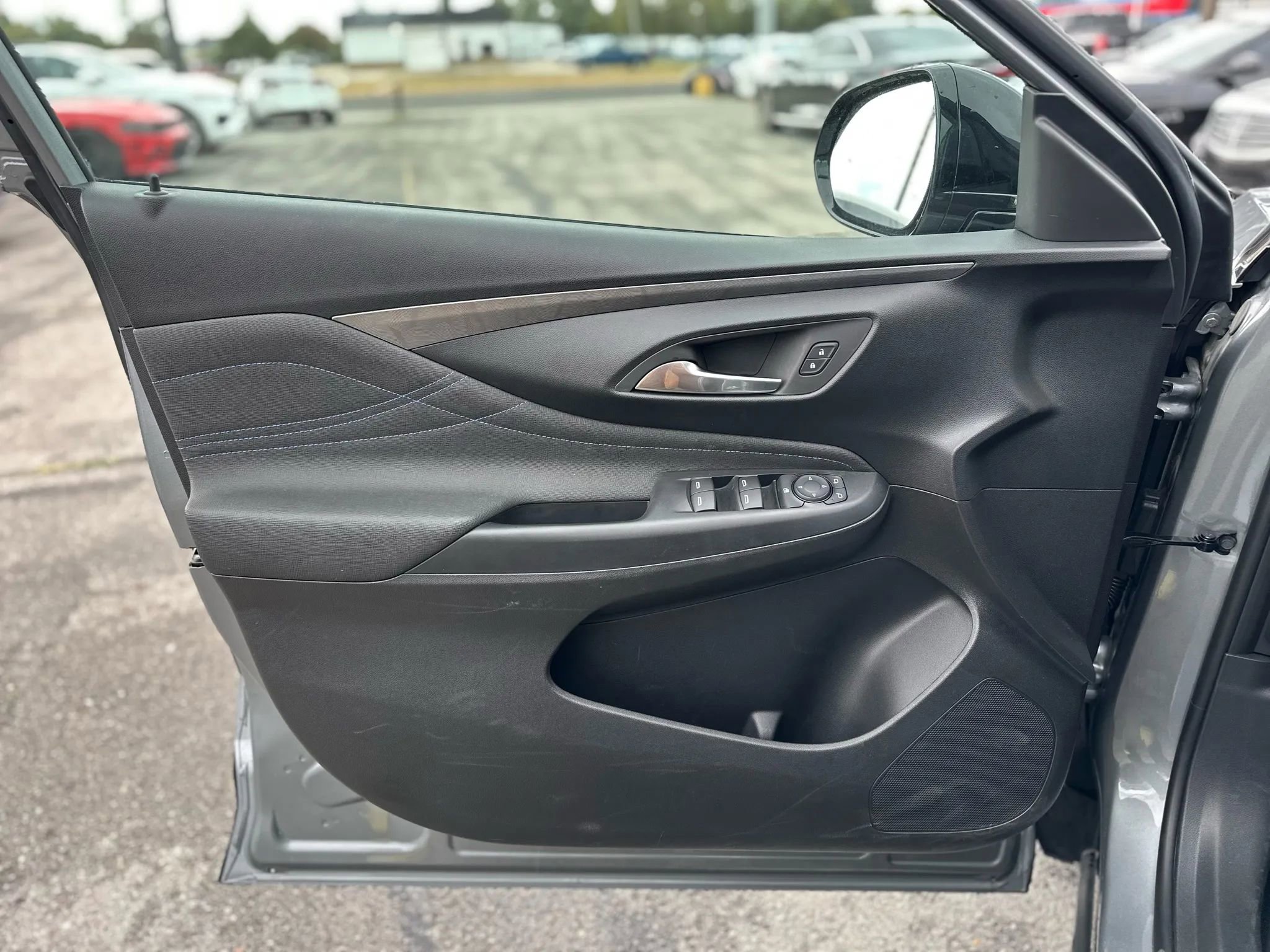 Used 2025 Buick Envista Sport Touring image 20