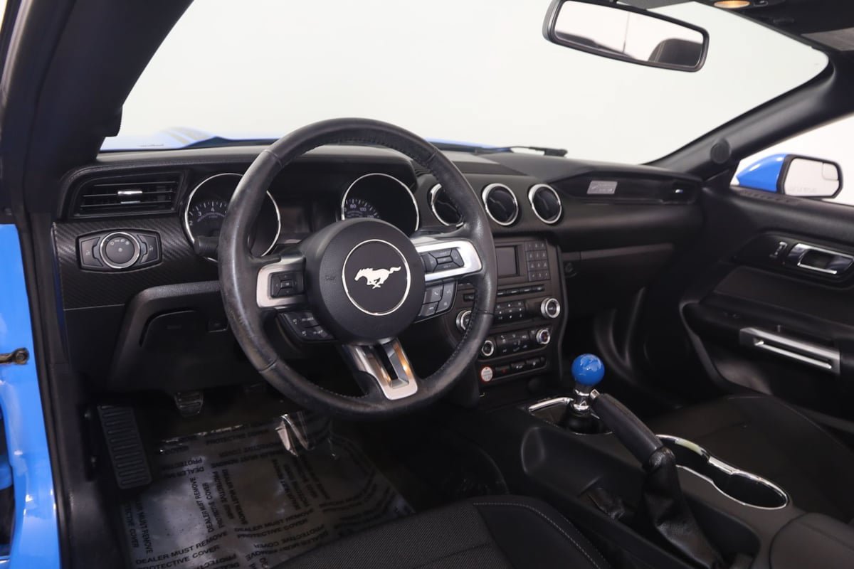 Used 2017 Ford Mustang Convertible RWD image 27