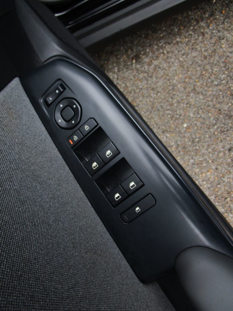 Used 2025 Kia K4 EX image 23