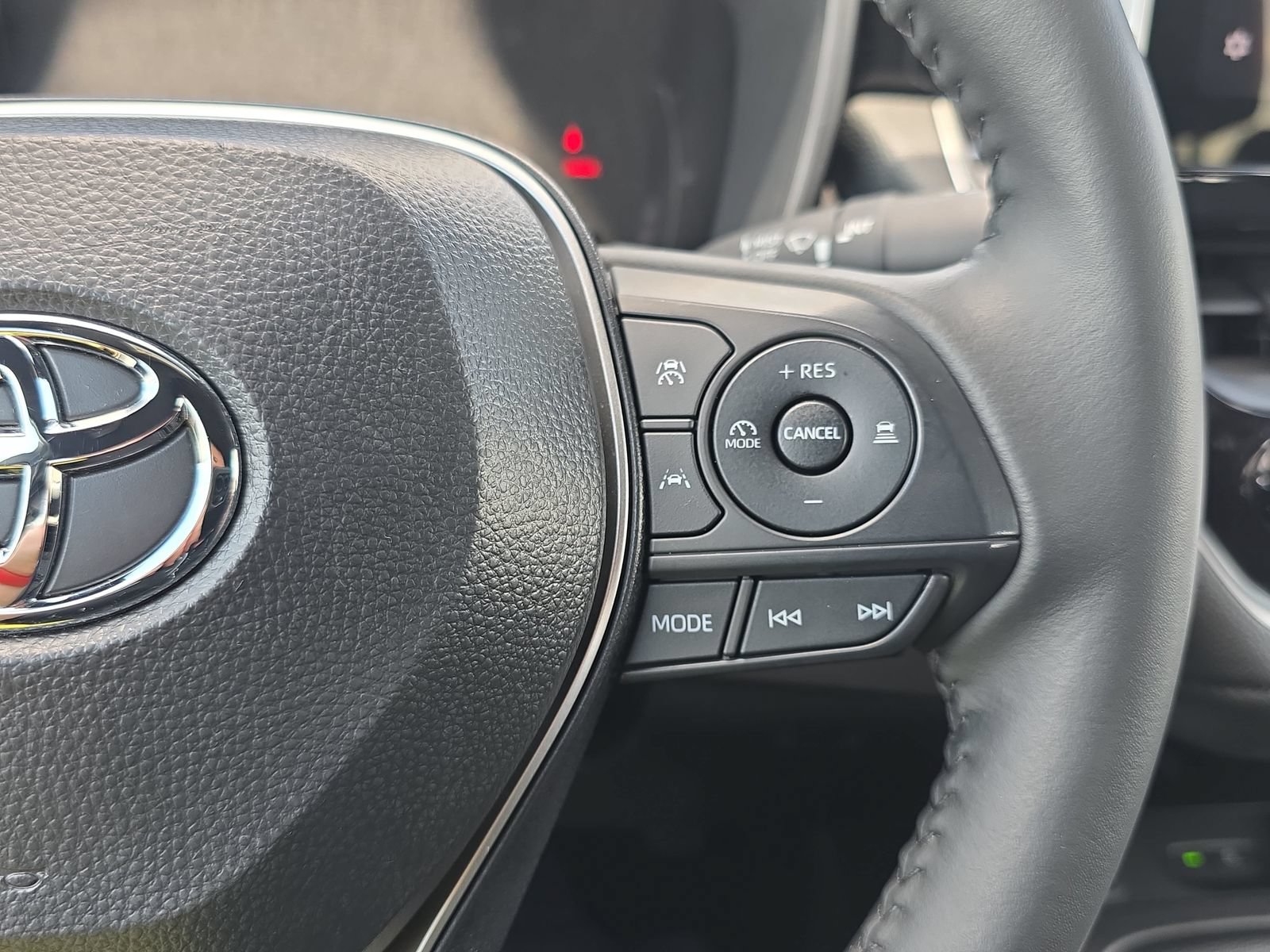 Used 2025 Toyota Corolla XSE FWD image 17