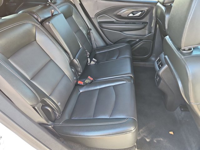 Used 2024 GMC Terrain SLT image 19