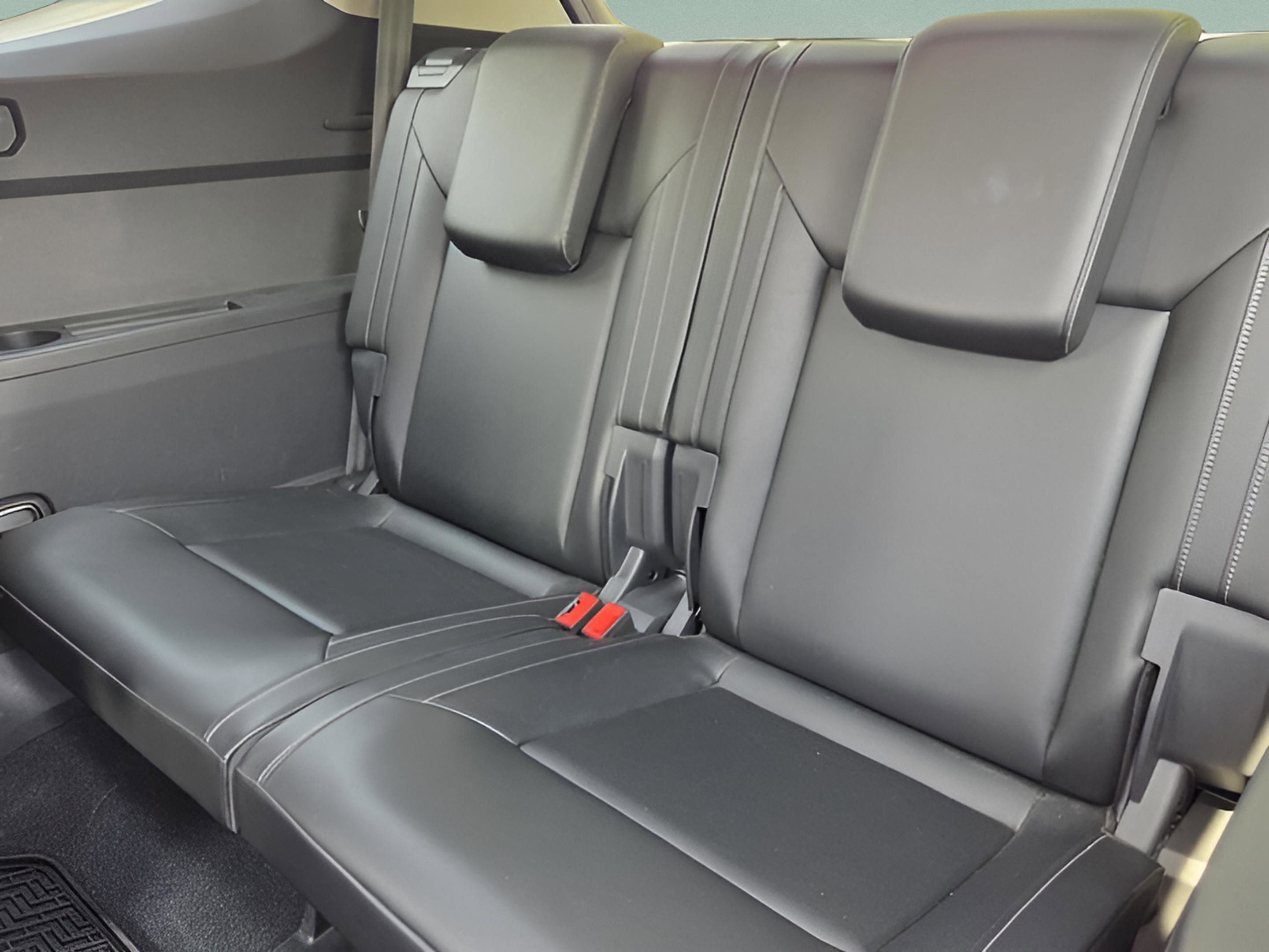 Used 2019 Volkswagen Atlas SE w/ Towing Package image 9