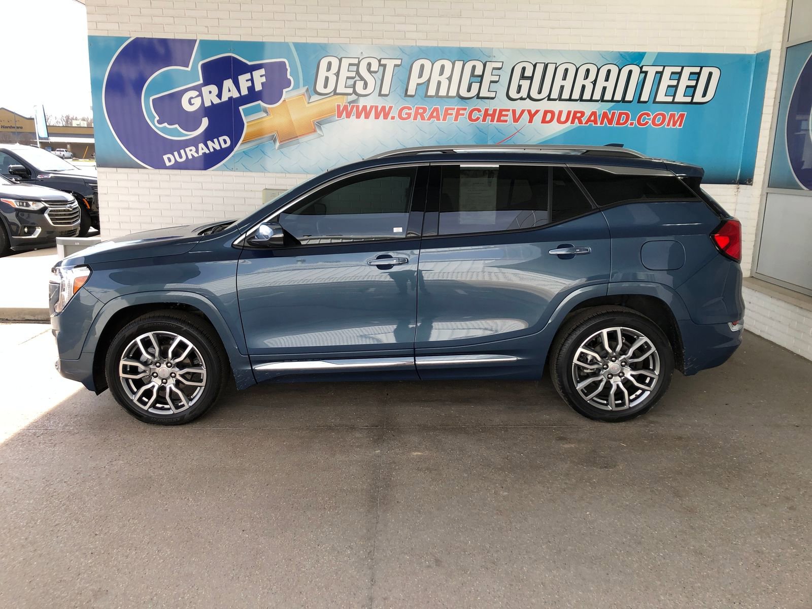 Used 2024 GMC Terrain Denali w/ Denali Premium Package image 5