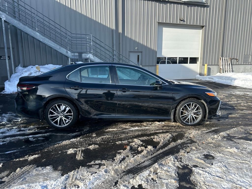 Used 2022 Toyota Camry XLE video 2