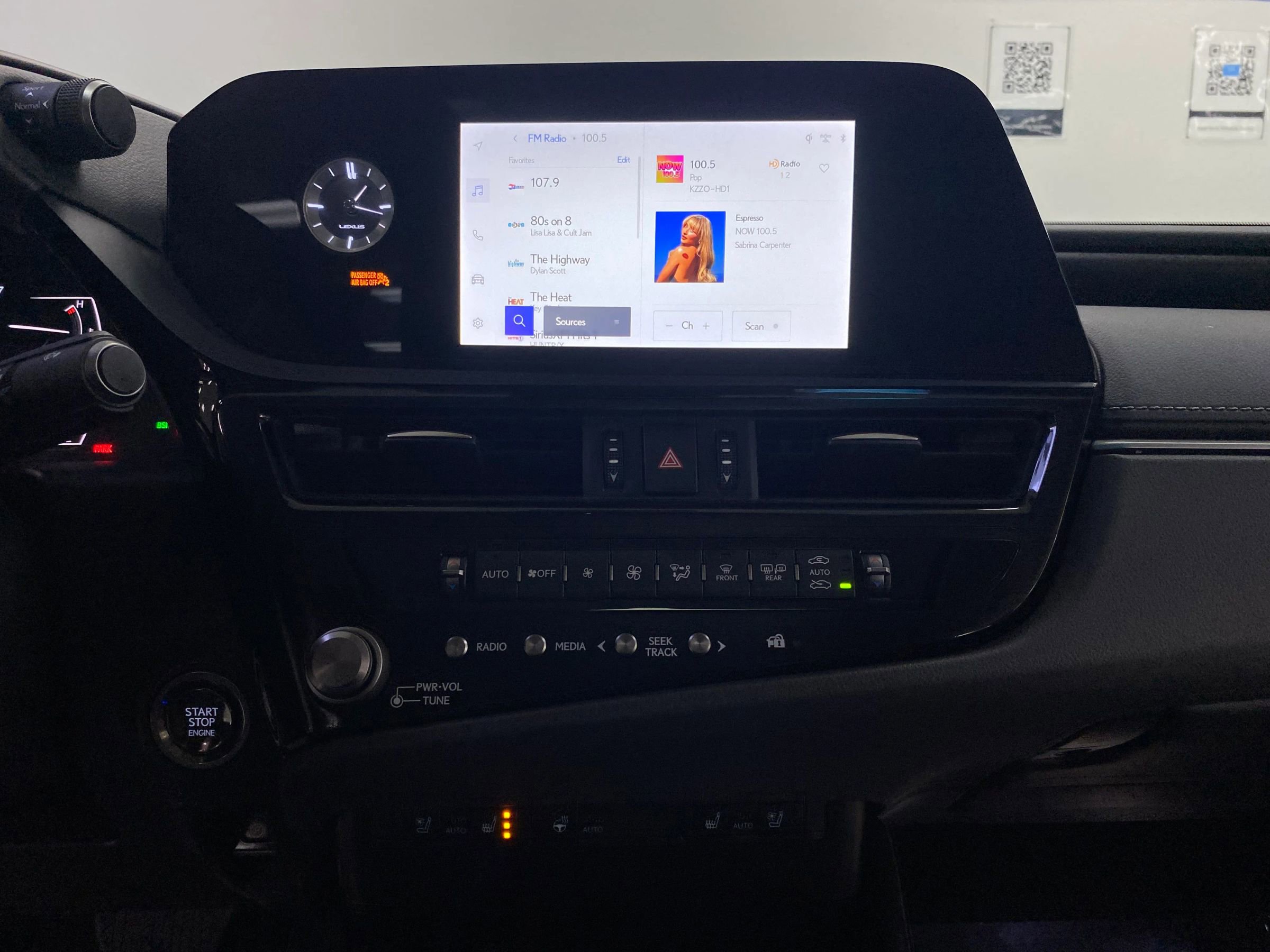 Used 2024 Lexus ES 350 w/ Premium Package image 17