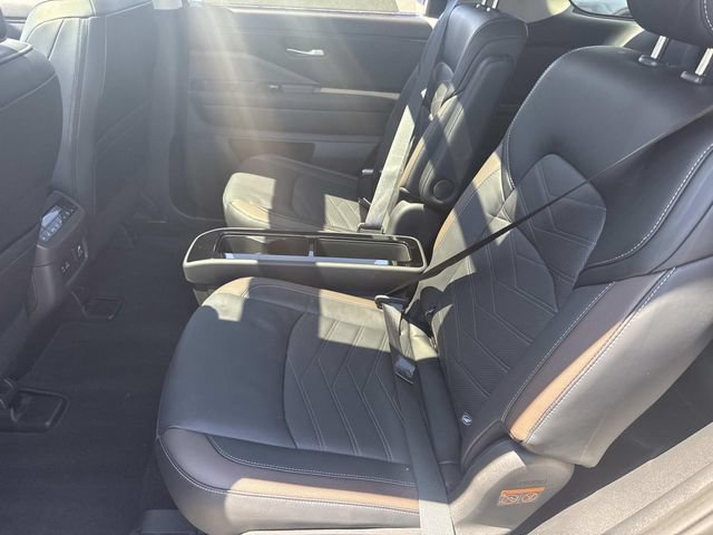 Used 2023 Nissan Pathfinder Platinum AWD/4WD image 15