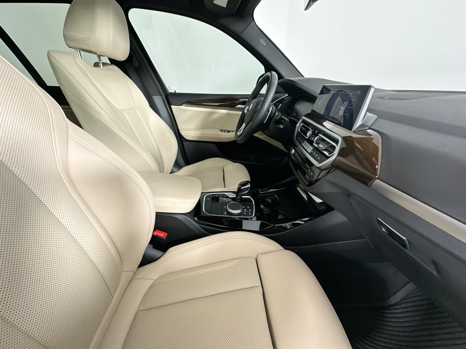 Used 2024 BMW X3 sDrive30i w/ Convenience Package RWD image 45