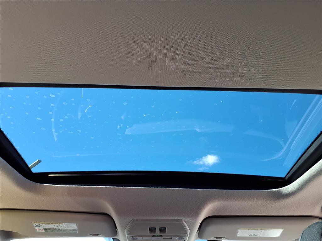 New 2026 Nissan Kicks SR image 5