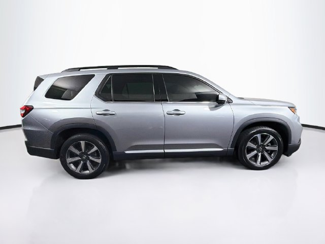 Used 2025 Honda Pilot Elite image 11