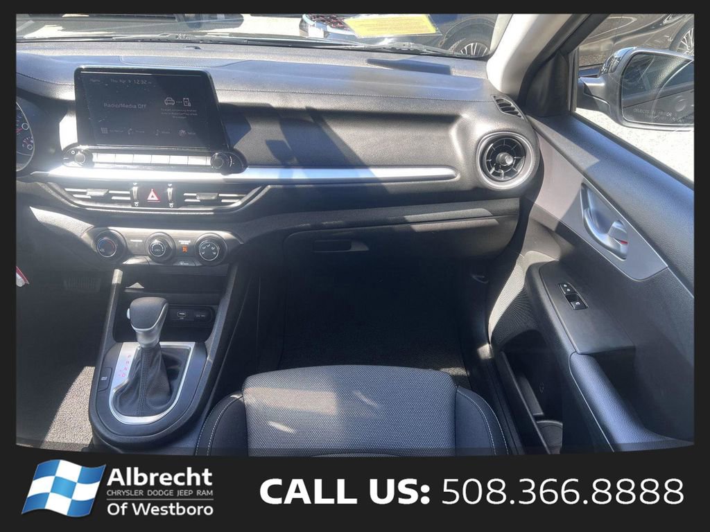 Used 2023 Kia Forte LXS w/ LXS Technology Package FWD image 22