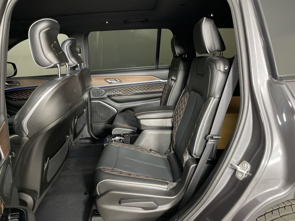 Used 2024 Jeep Grand Cherokee L Summit w/ High Altitude Package image 25