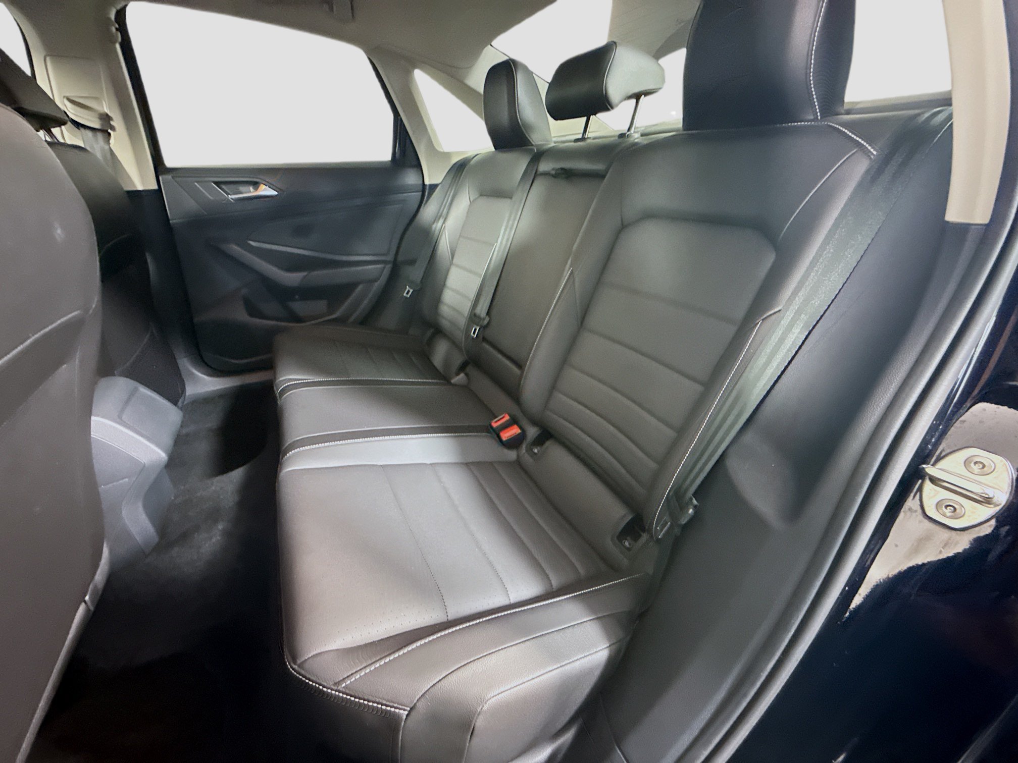 Used 2023 Volkswagen Jetta SE w/ Panoramic Sunroof Package FWD image 25