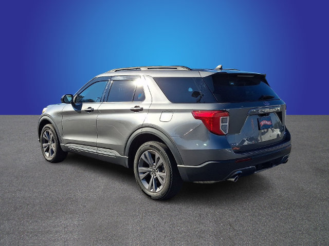 Used 2023 Ford Explorer XLT w/ Equipment Group 202A AWD/4WD image 6