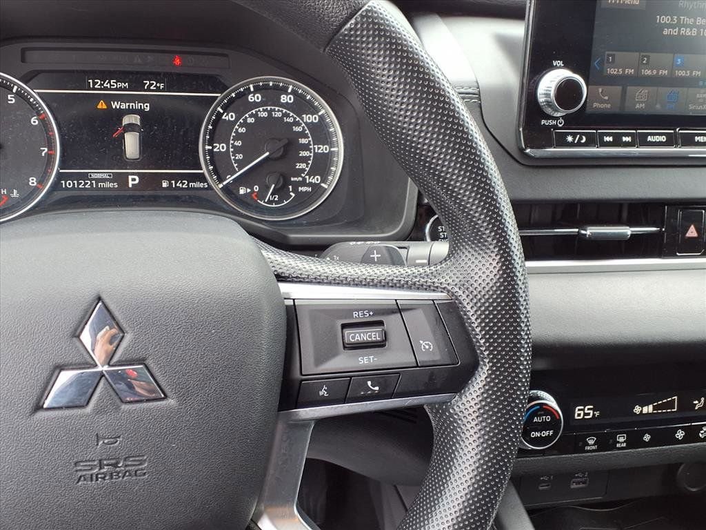 Used 2022 Mitsubishi Outlander ES image 13