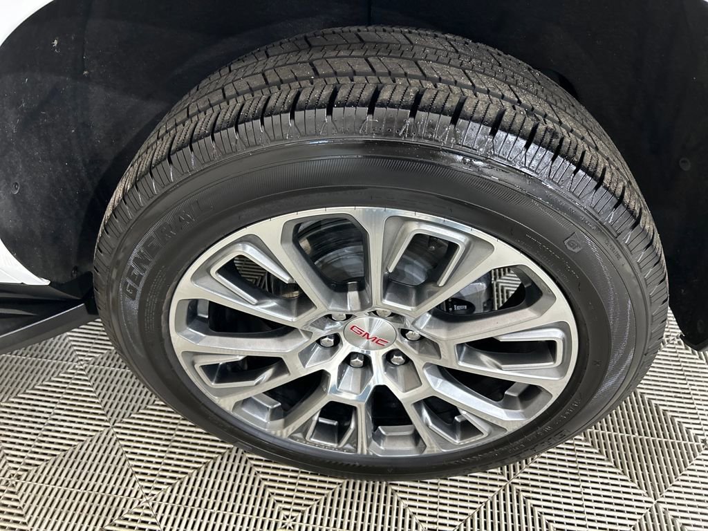 Used 2025 GMC Yukon Denali AWD/4WD image 10