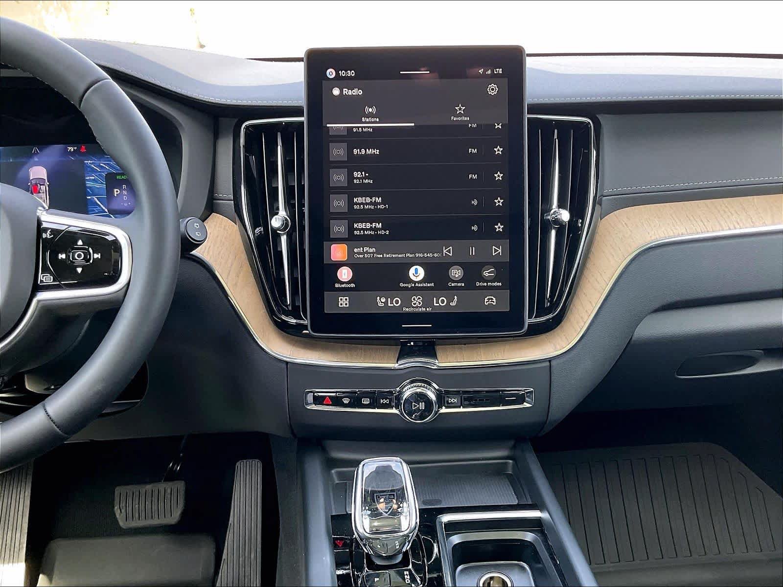 New 2026 Volvo XC60 T8 Ultra w/ Climate Package AWD/4WD image 9