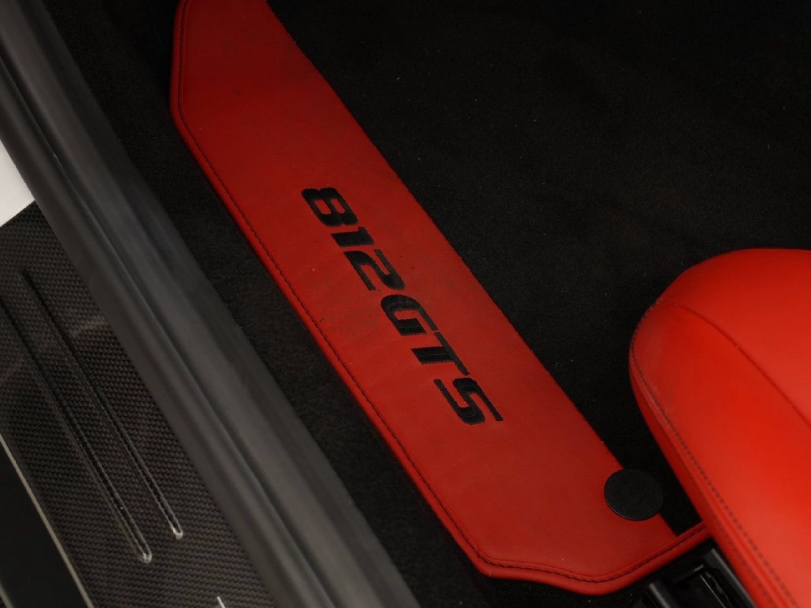 Used 2022 Ferrari 812 GTS RWD image 15