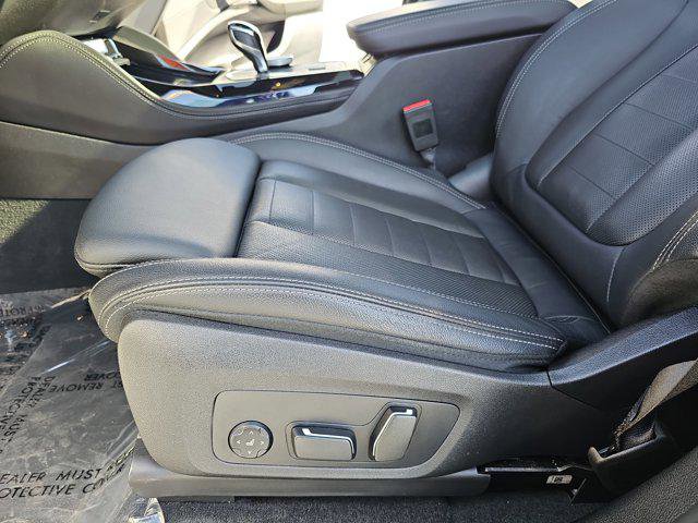 Used 2025 BMW X4 xDrive30i w/ Premium Package image 29