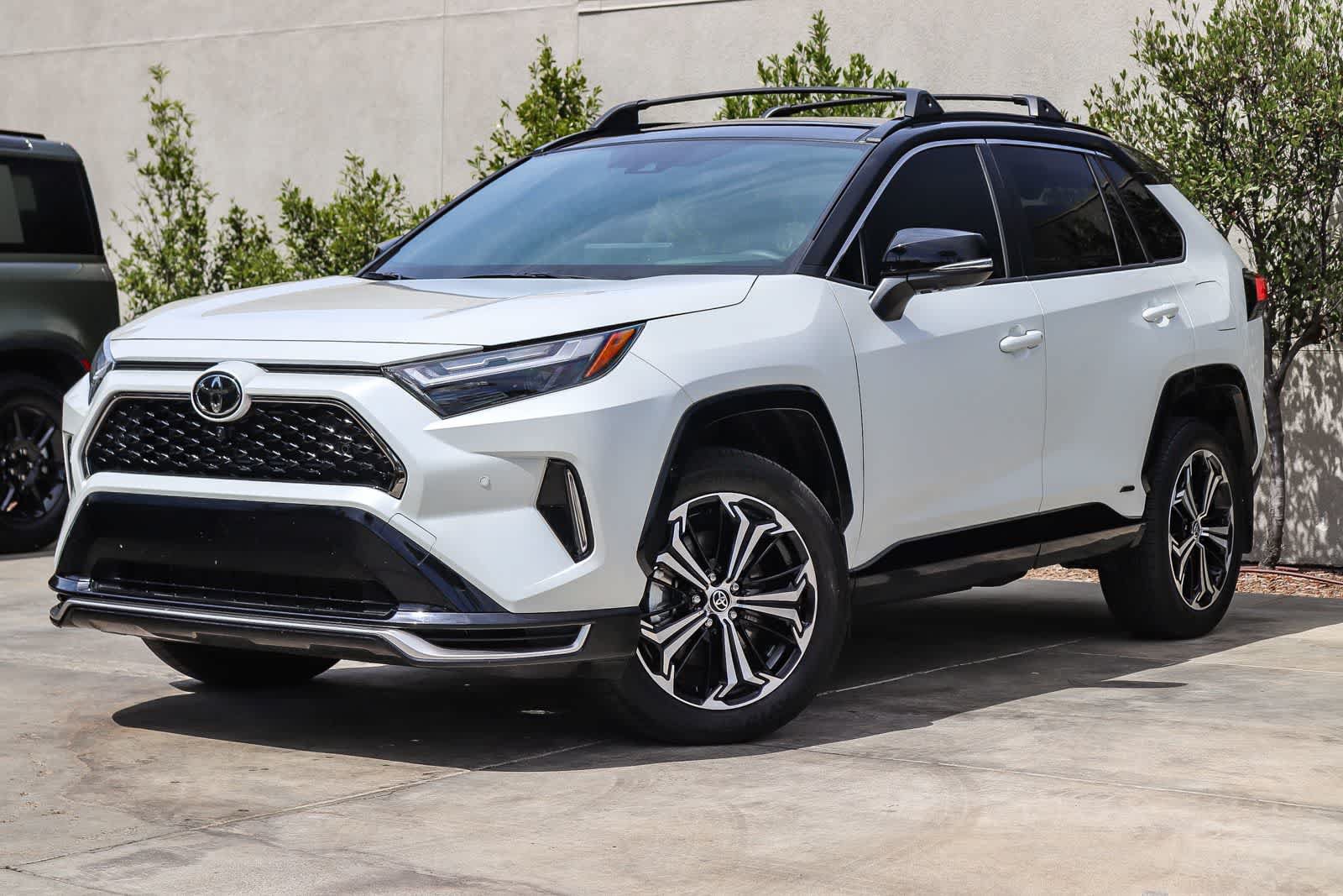 Used 2025 Toyota RAV4 XSE w/ Premium Package AWD/4WD image 1