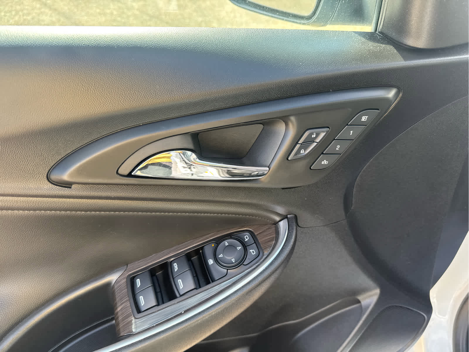 Used 2024 Chevrolet Malibu LT image 18