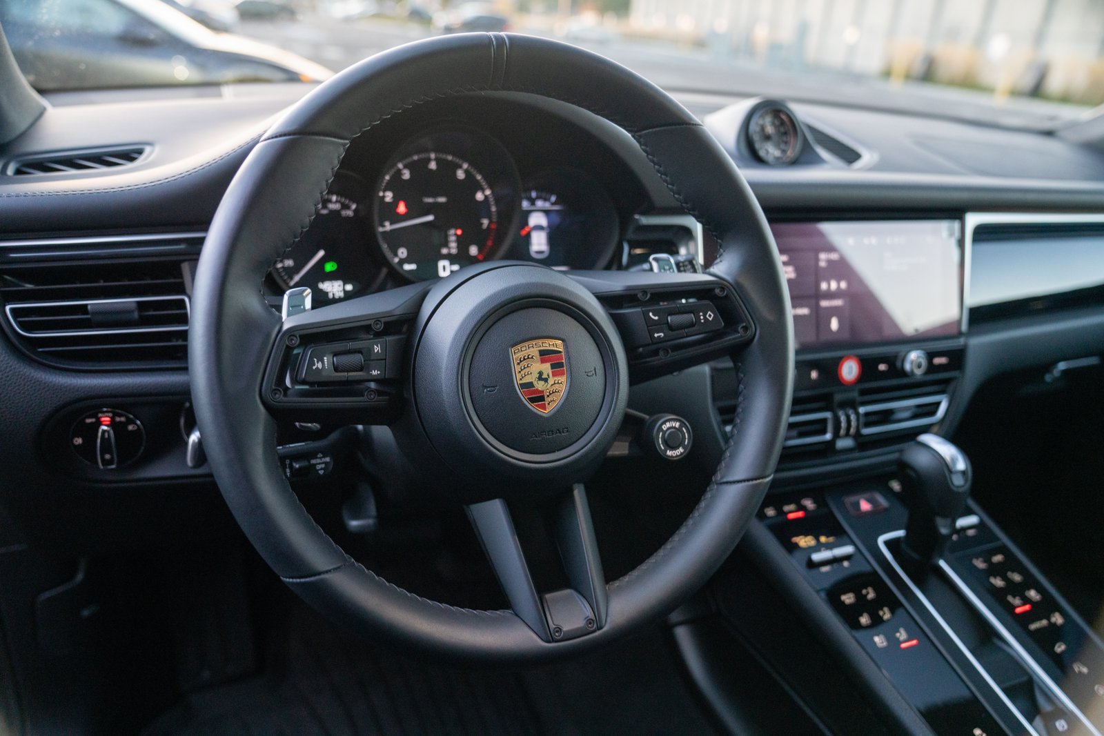 Certified 2026 Porsche Macan Turbo AWD/4WD image 14