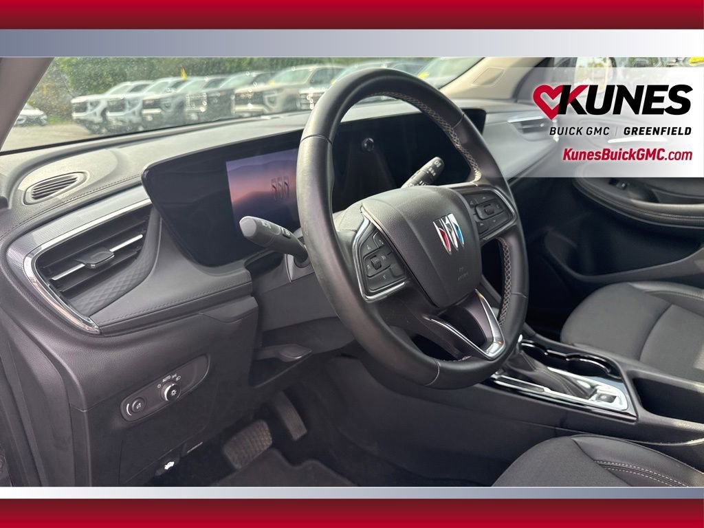 Used 2025 Buick Encore GX Preferred AWD/4WD image 18