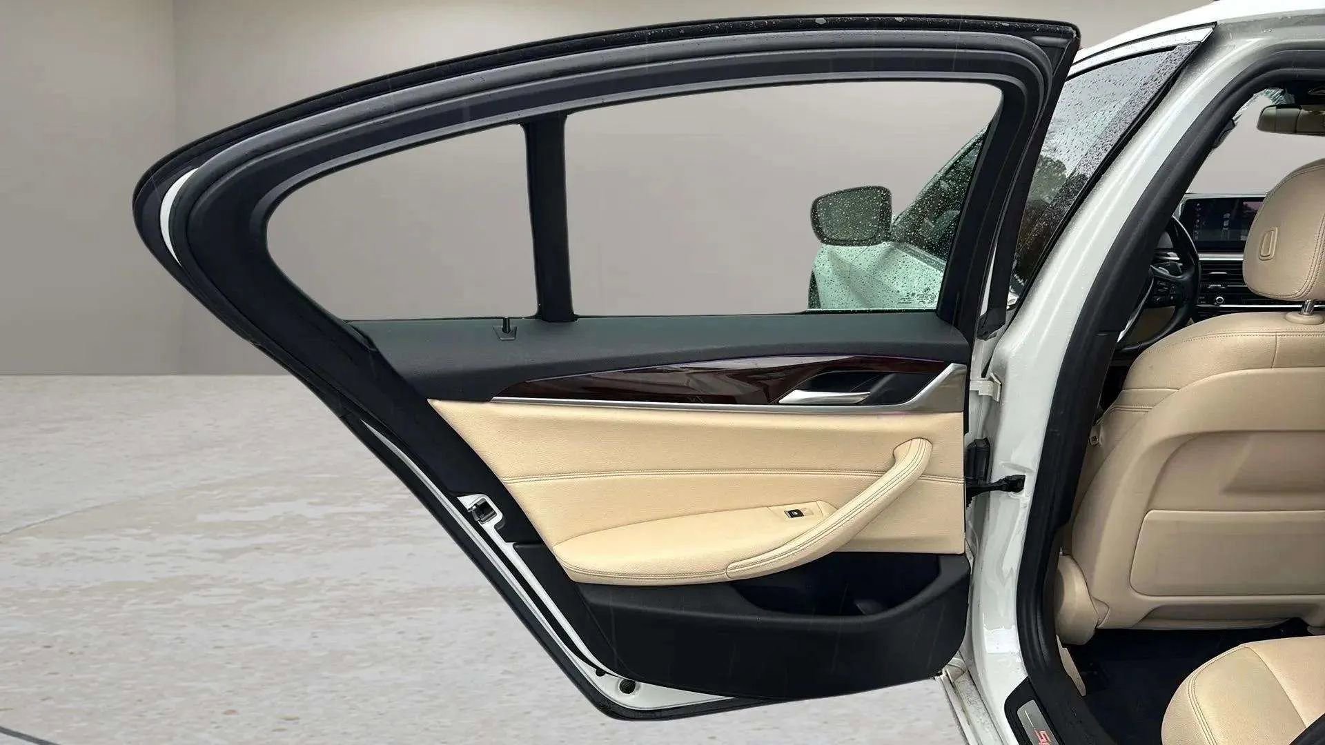 Used 2019 BMW 530i w/ Convenience Package image 15