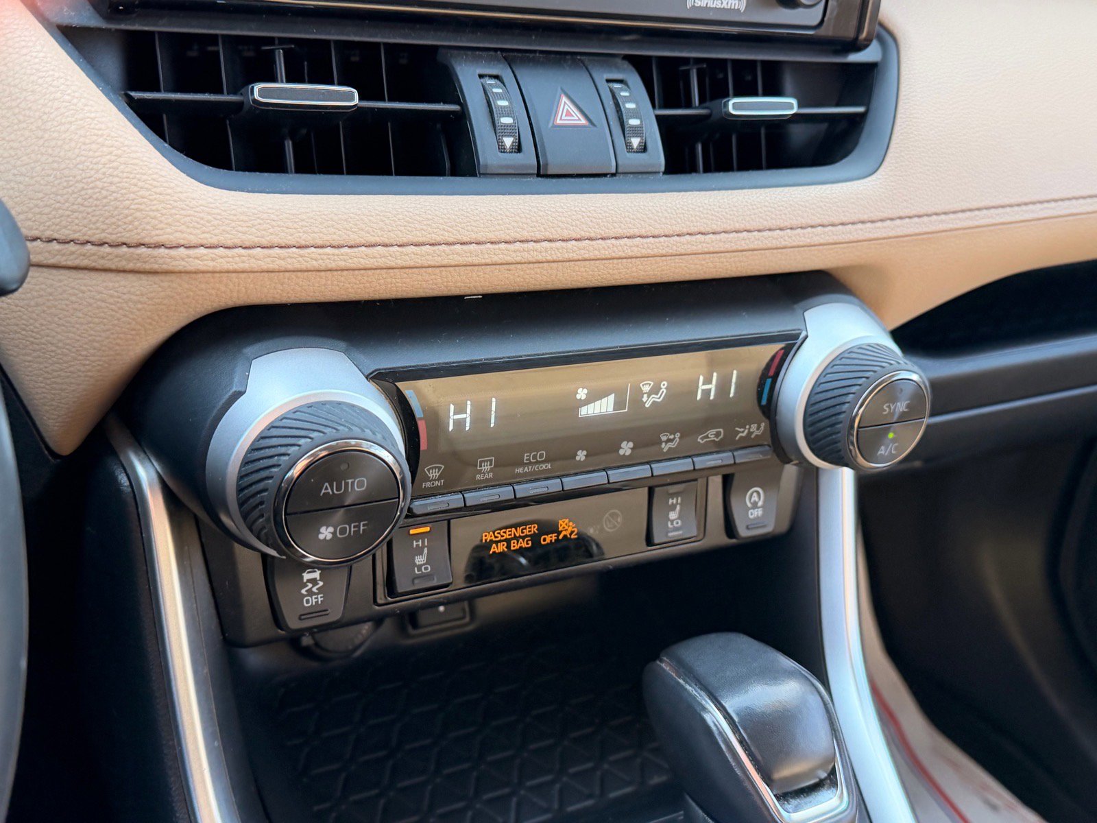 Used 2021 Toyota RAV4 XLE Premium image 22