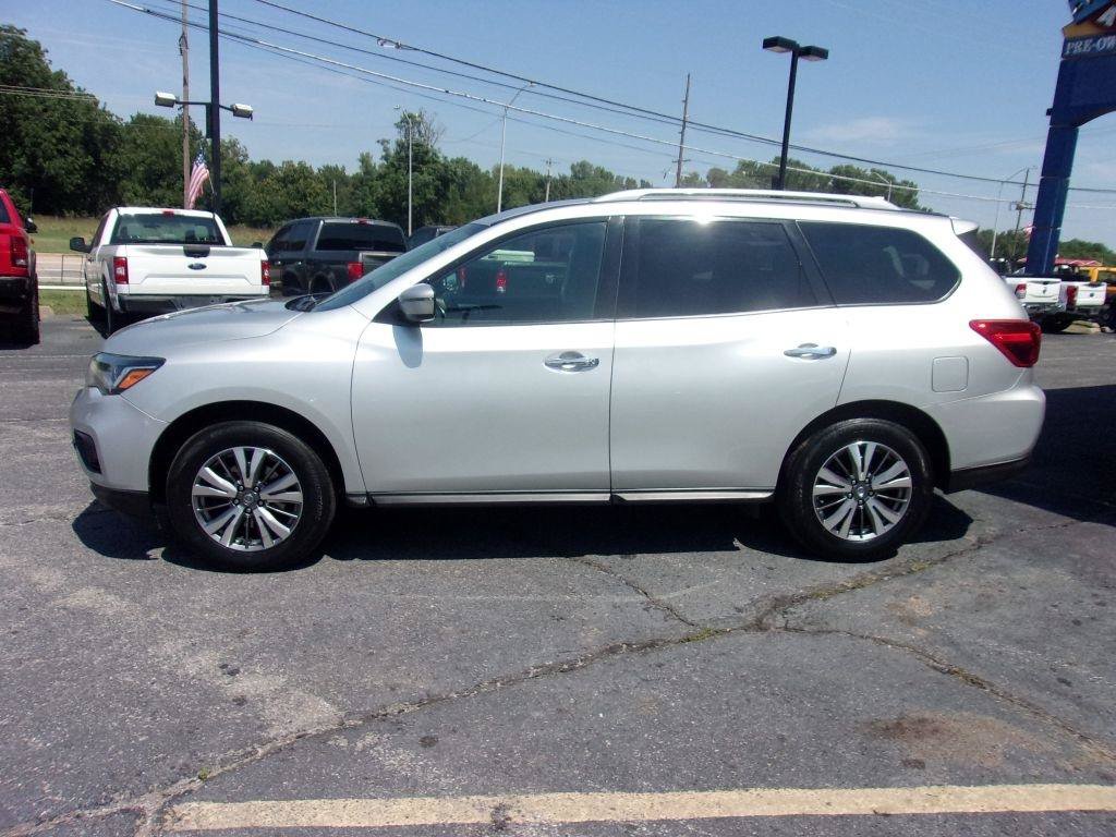 Used 2019 Nissan Pathfinder SV AWD/4WD image 2