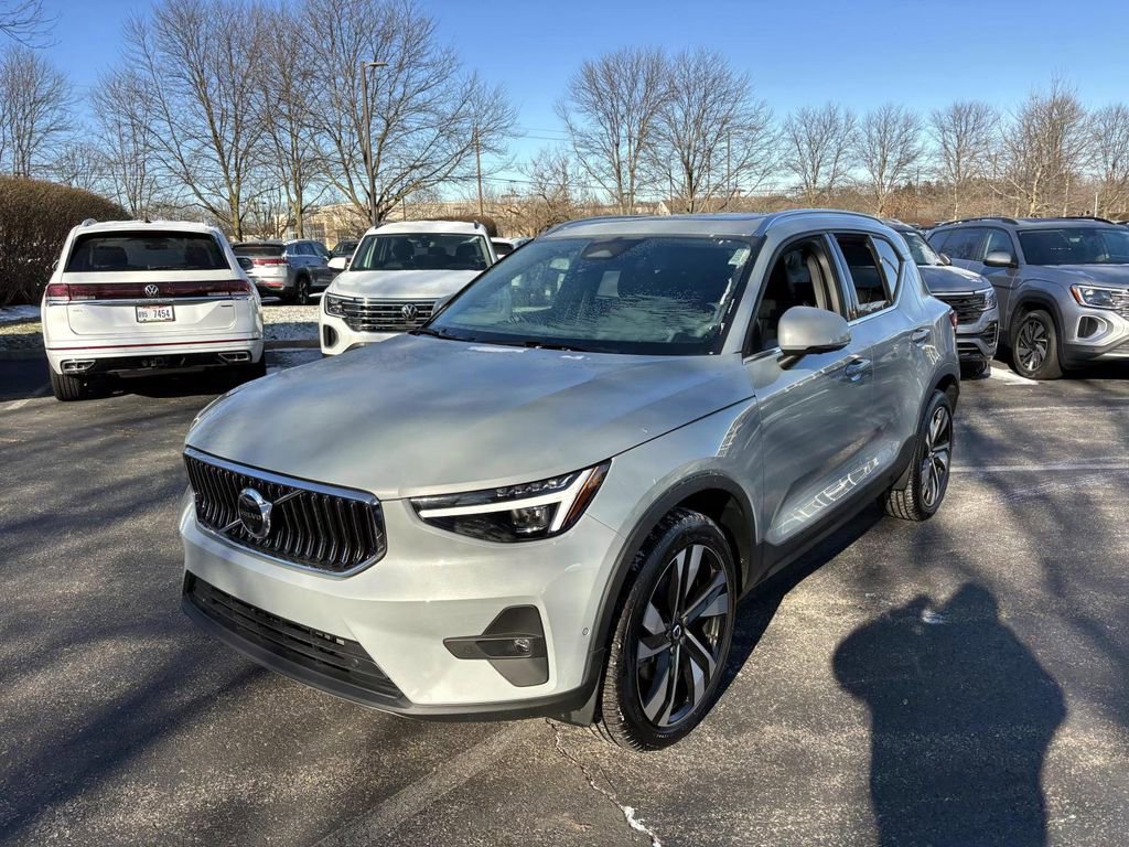 New 2025 Volvo XC40 B5 Plus w/ Protection Package Premier image 3