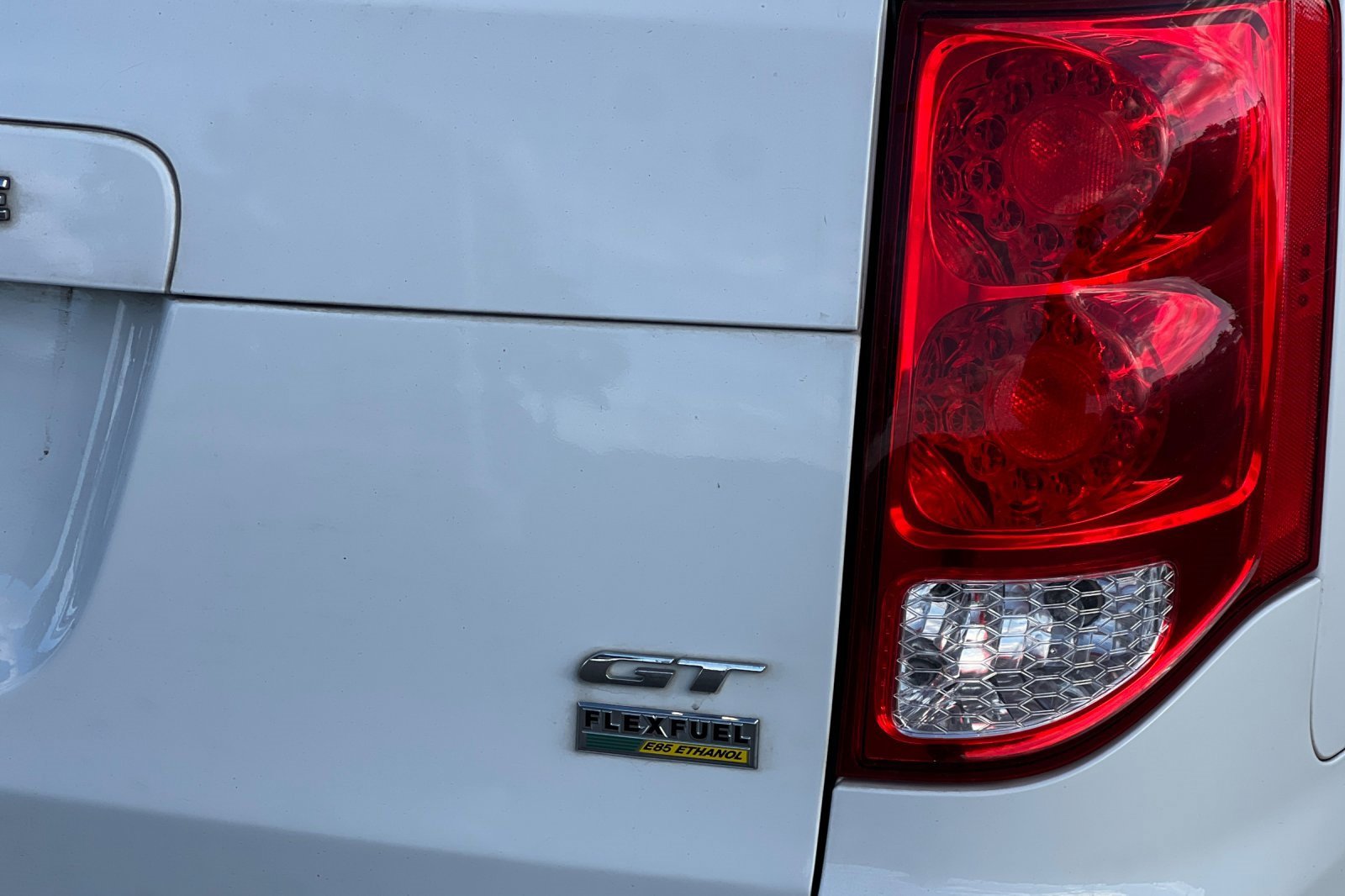 Used 2017 Dodge Grand Caravan GT image 24