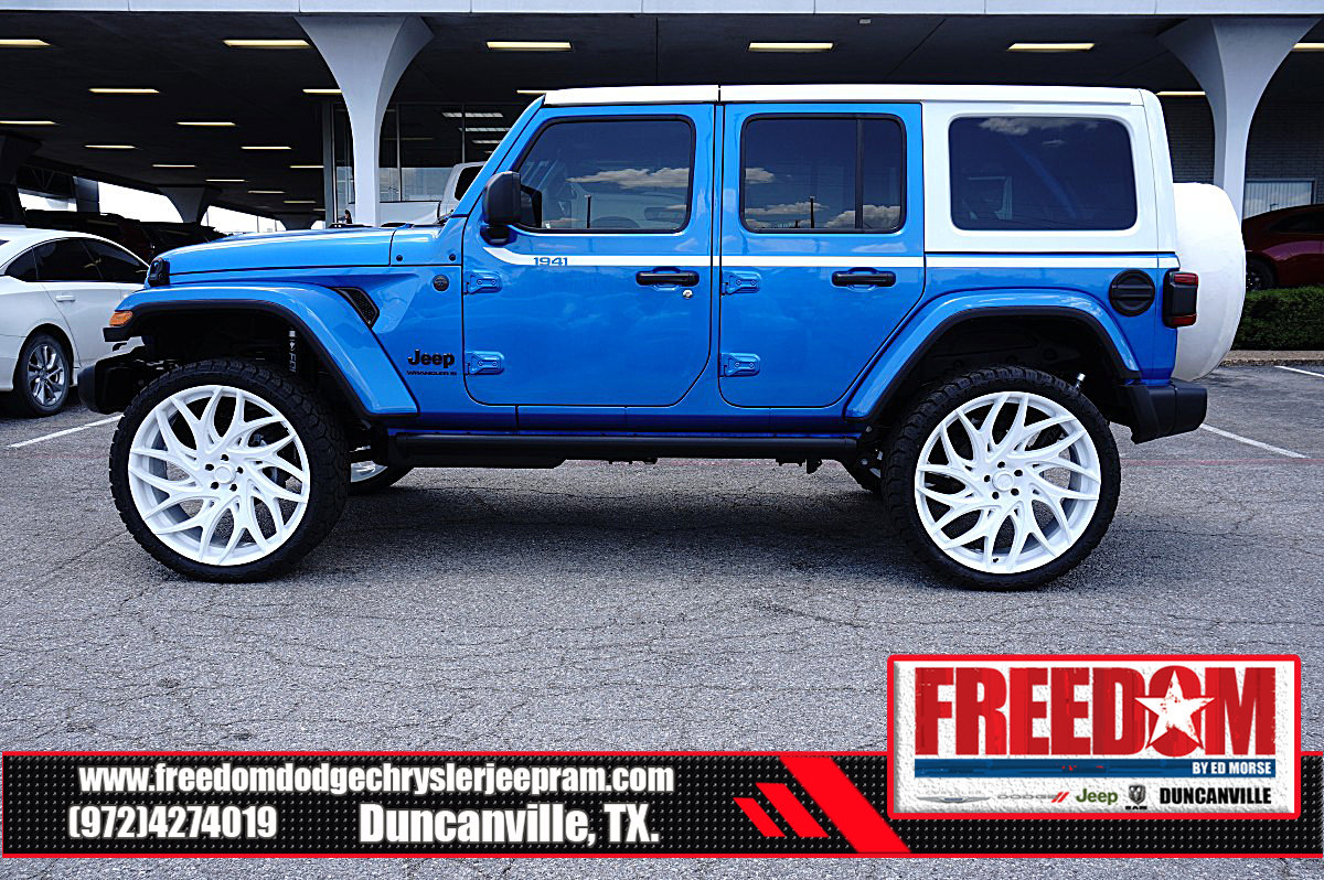 New 2026 Jeep Wrangler Unlimited Sahara w/ Whitecap Package AWD/4WD image 2