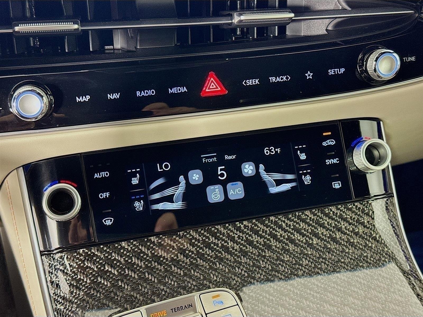 New 2026 Genesis GV70 3.5T Sport Prestige AWD/4WD image 18