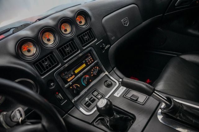 Used 2000 Dodge Viper GTS RWD image 46