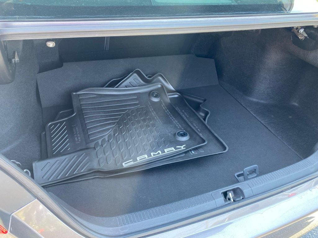 Used 2019 Toyota Camry LE FWD image 12